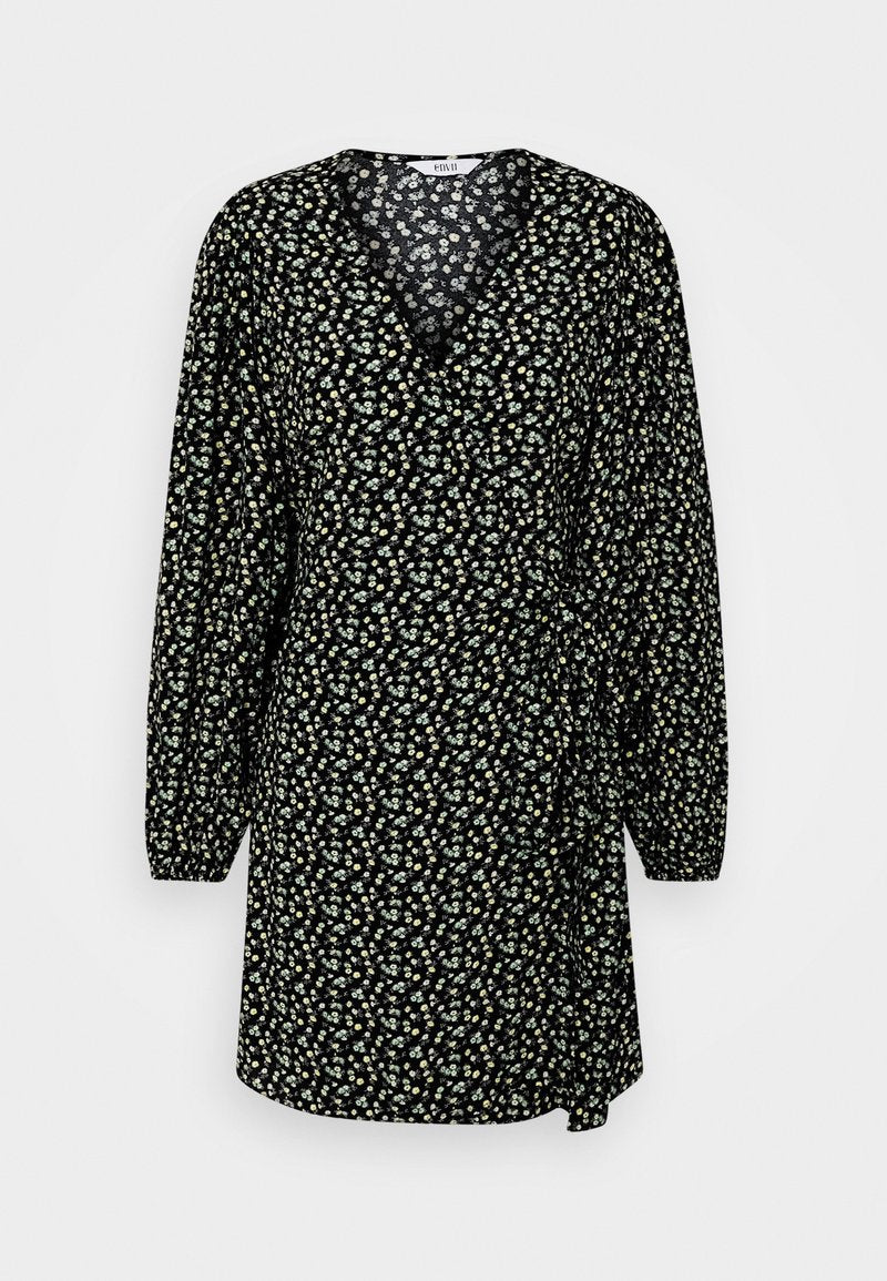 RYE DRESS Media 1