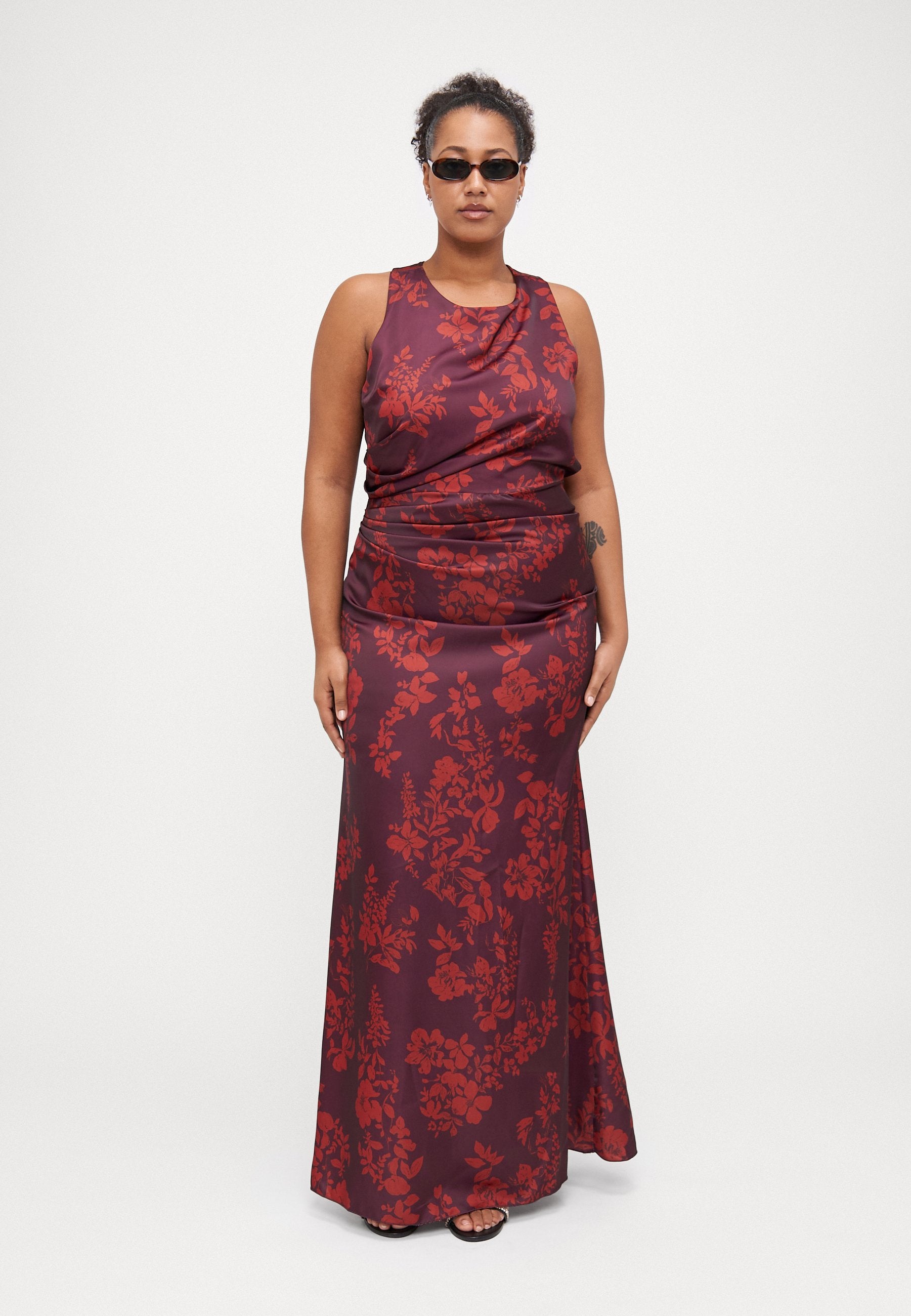 WAL G CURVE AUTUMN WEDDING SASHA BACK CROSS PRINT MAXI