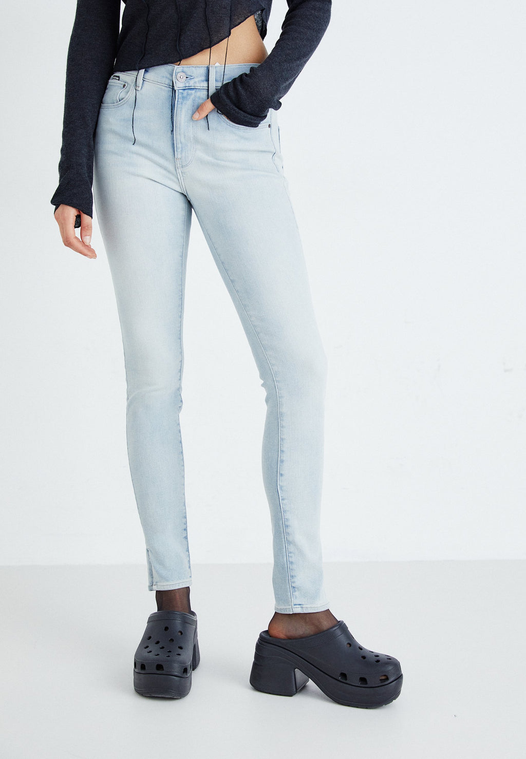 3301 SKINNY SPLIT Media 3