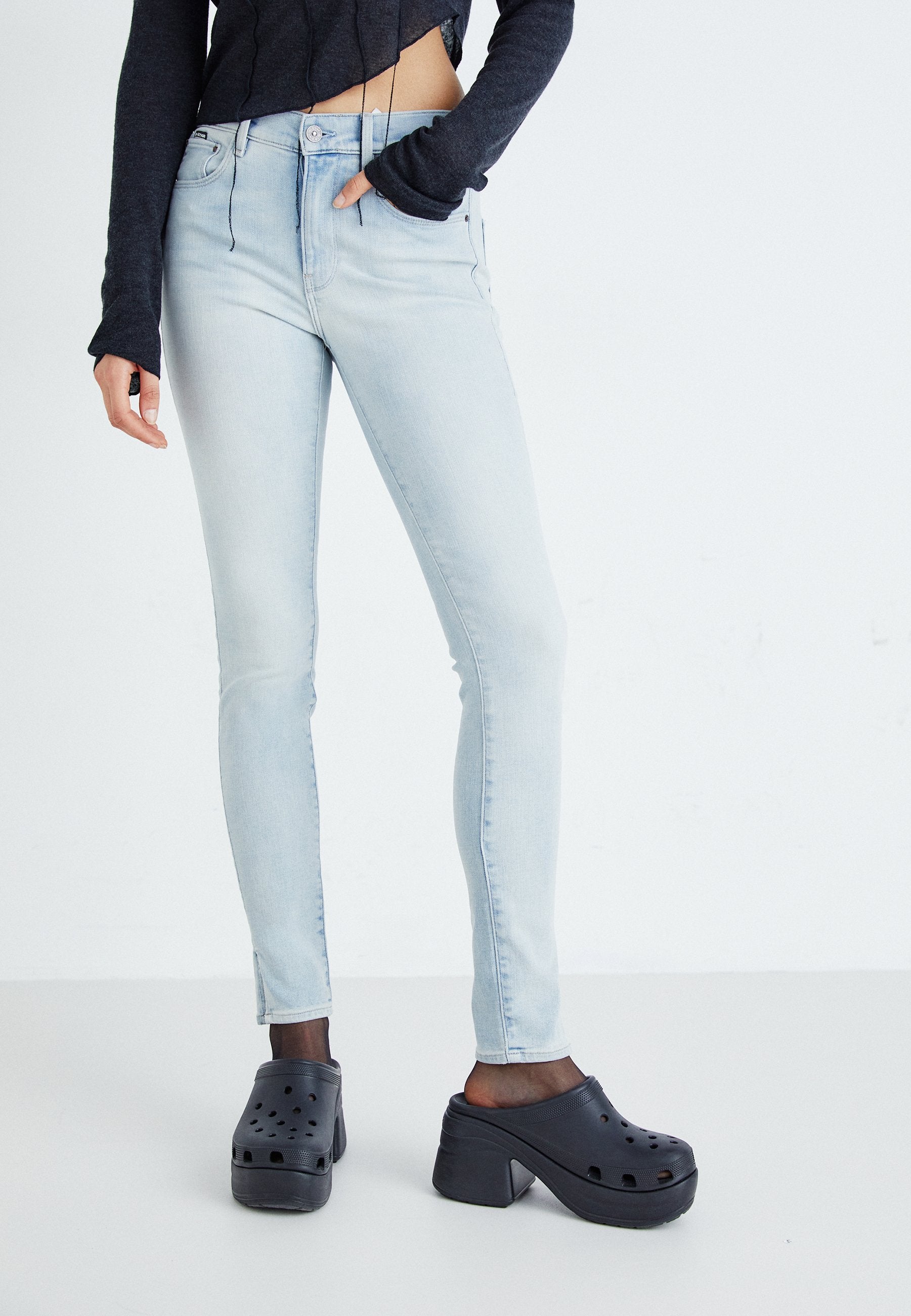 3301 SKINNY SPLIT Media 3