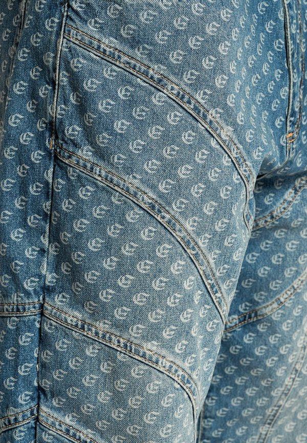 EIGHTYFIVE DIVIDING SEAMS