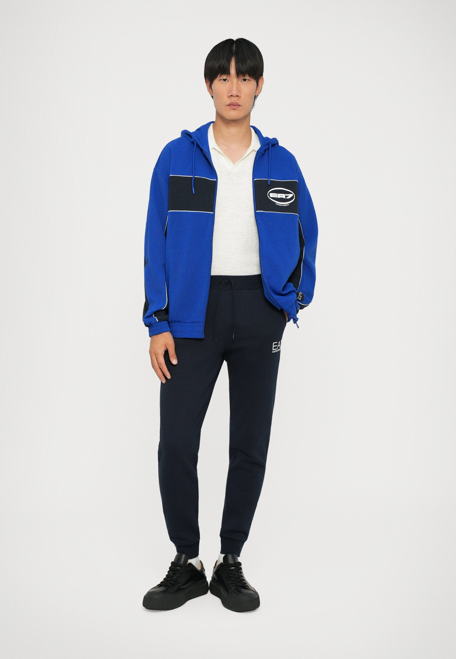 TRAIN LOGO SERIES PIPING HOODIE Media 2
