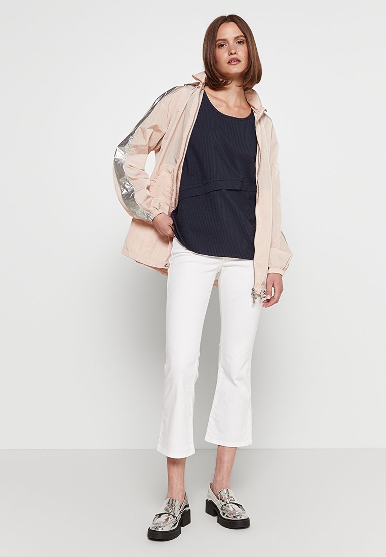 Armani Exchange Flared Jeans Media 2