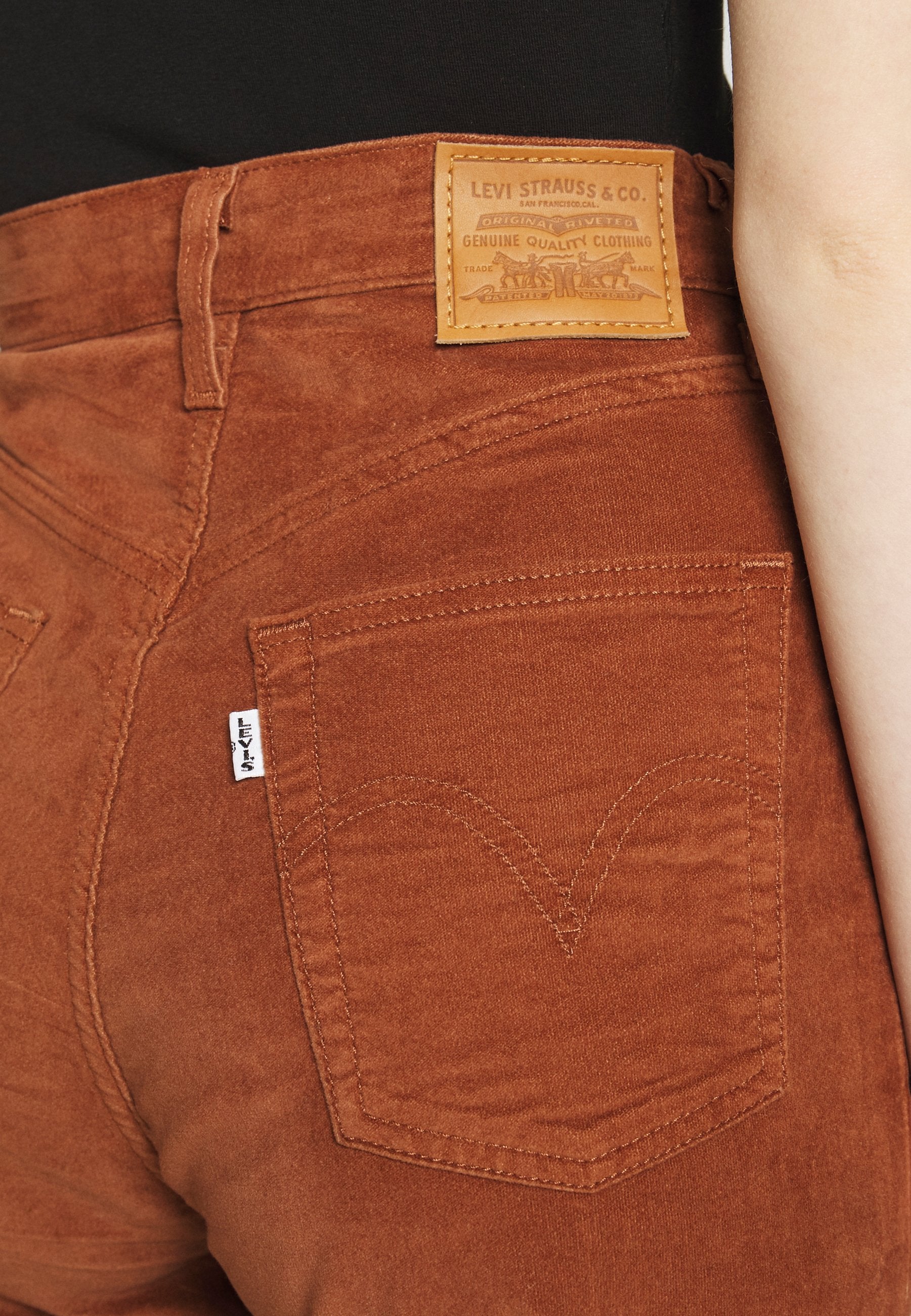 Levi's® RIBCAGE STRAIGHT ANKLE