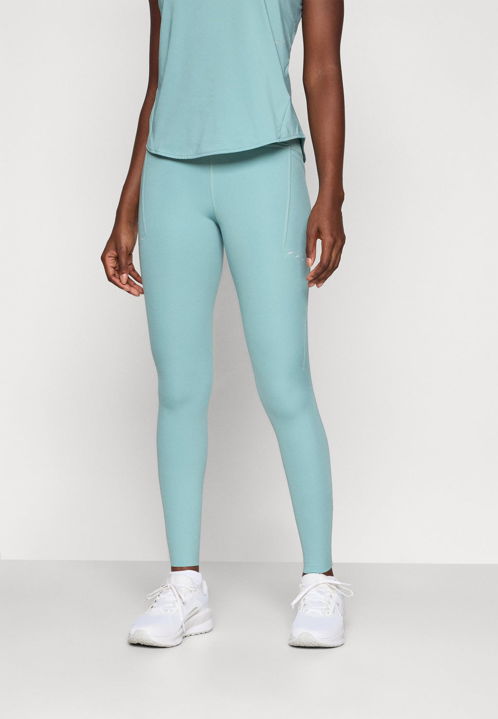 Nike Performance SWIFT