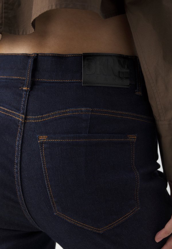 DKNY BLEEKER SHAPING