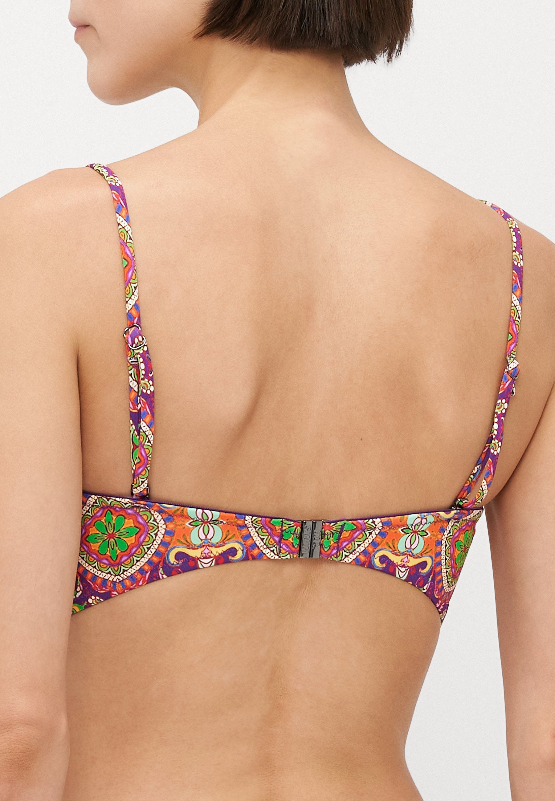 It's Now Cool THE TWIST BANDEAU