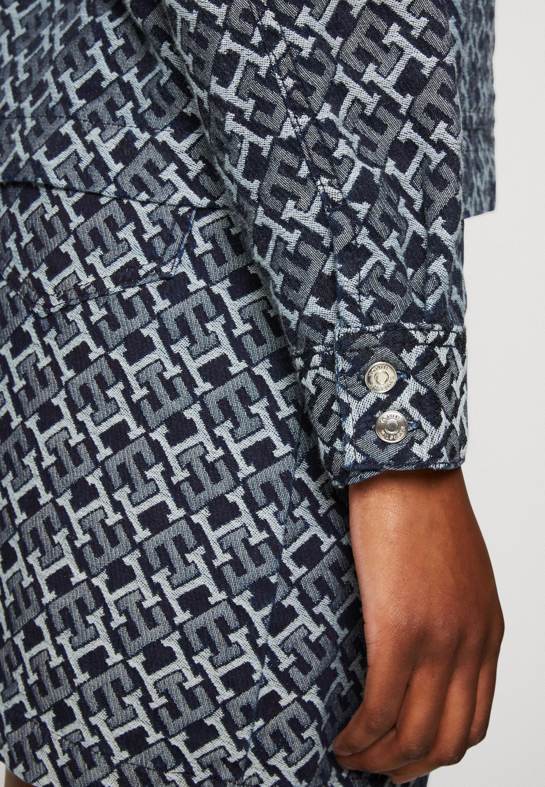 JACKET MONOGRAM Media 6