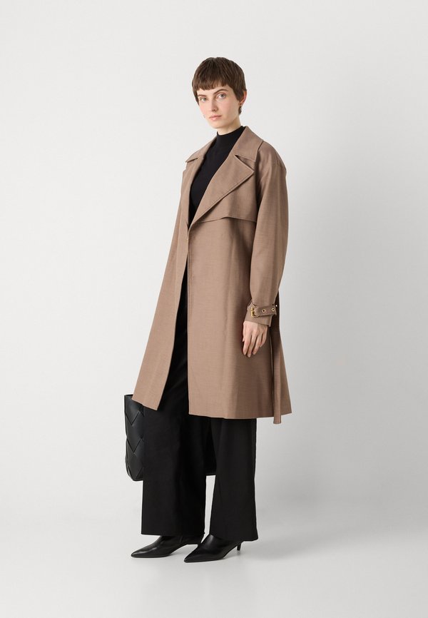MARCIANO BY GUESS CHRISTINA