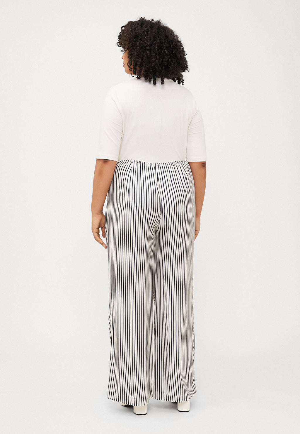 WIDE LEG  Media 4