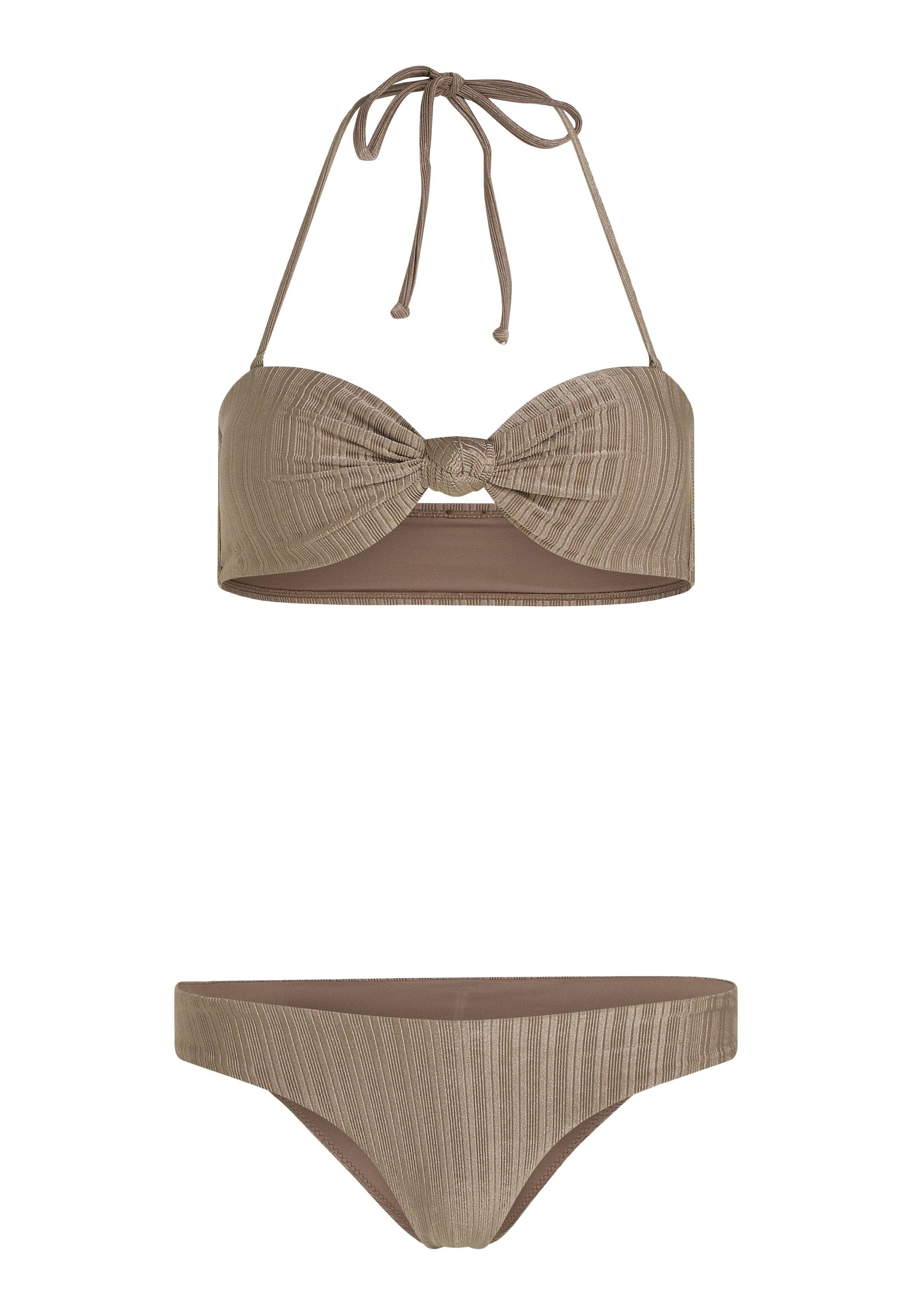 Zweiteiliger Bikini in Hellbraun. Das Oberteil hat ein Bandeau-Design mit Knoten-Detail; die Unterteile verfügen über eine gerippte Textur und mittlere Abdeckung.