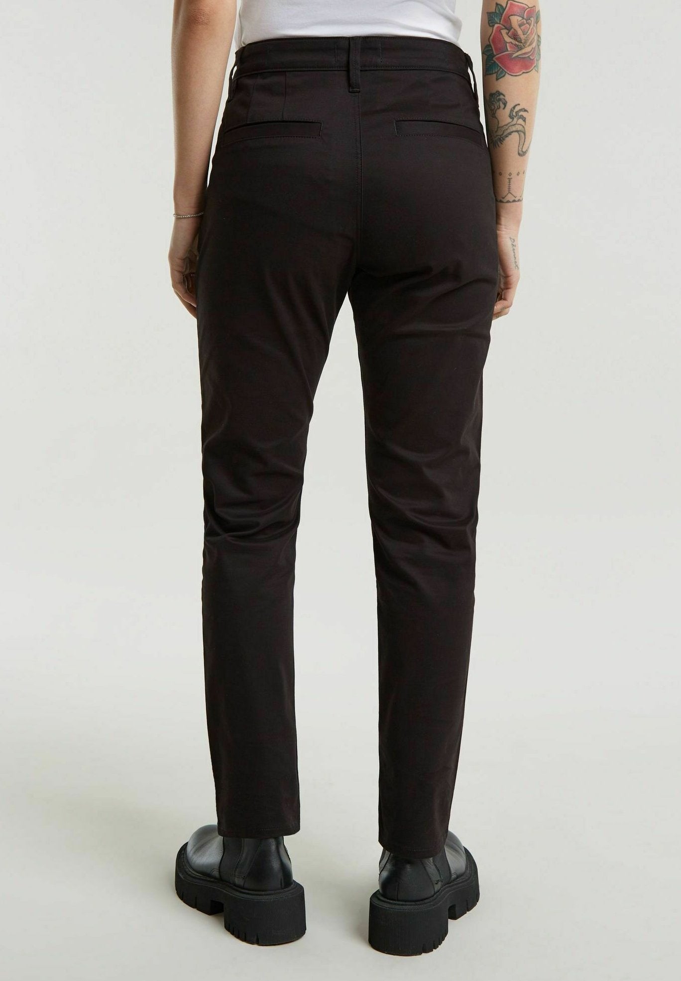 SLIM CHINO Media 4