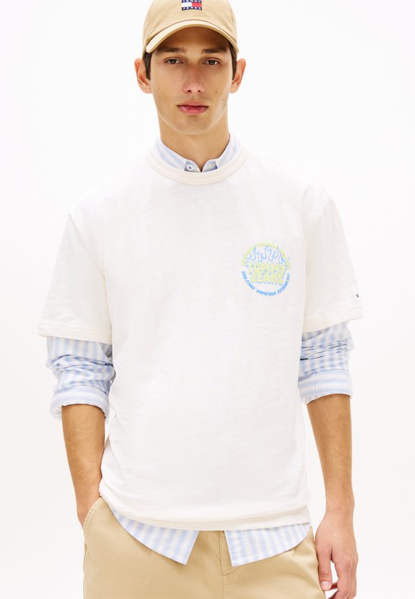 Tommy Jeans BUBBLE LOGO TEXTURED RELAXED T-SHIRT