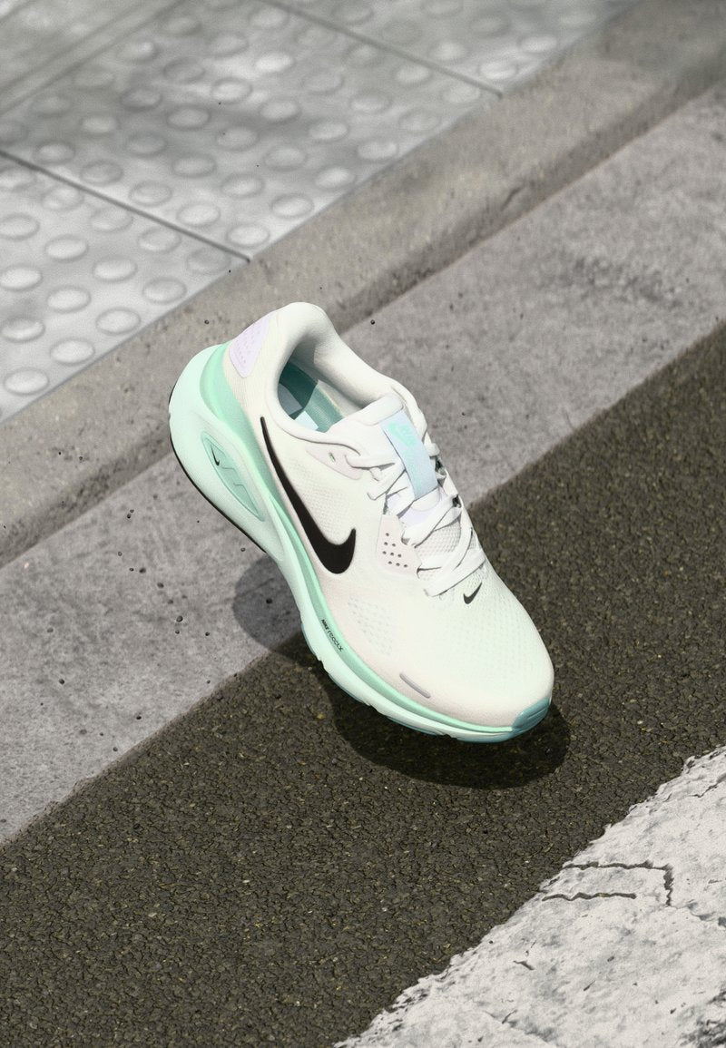 STRUCTURE 26 - Nike Performance - View 1