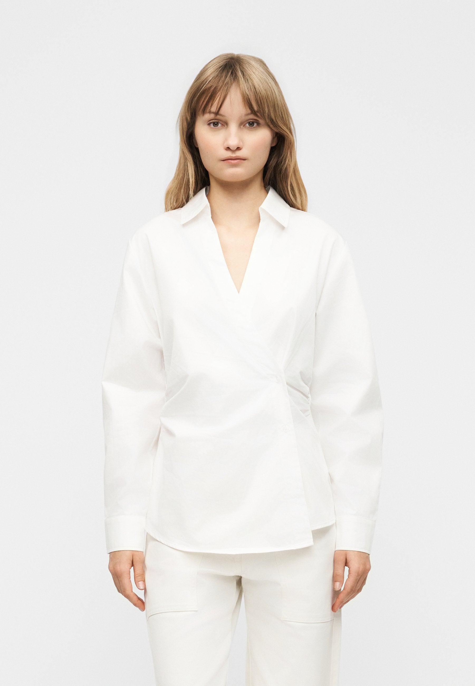 Selected SLWFIA FITTED ASYMETRIC V NECK SHIRT