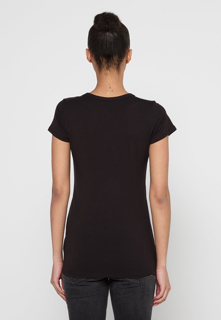 SLIM FIT 2 PACK Media 2