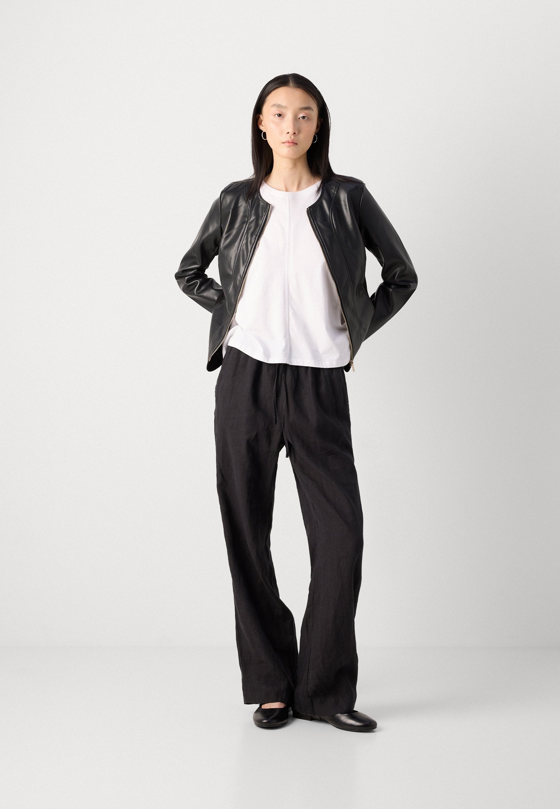 Marc O'Polo PANTS JOGGER STYLE STRAIGHT LEG MEDIUM WAIST DRAWSTRING AT WAIST