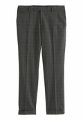 Graue Karottenhose mit geradem Schnitt, versehen mit dezenten Karomustern, seitlichen Taschen und einem umgeschlagenen Saum. Hergestellt aus einem strukturierten Stoff.