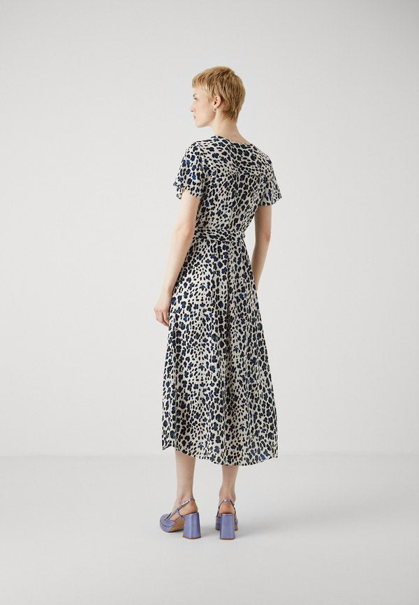 Vero Moda Tall VMSIDRA V NECK 7/8 DRESS