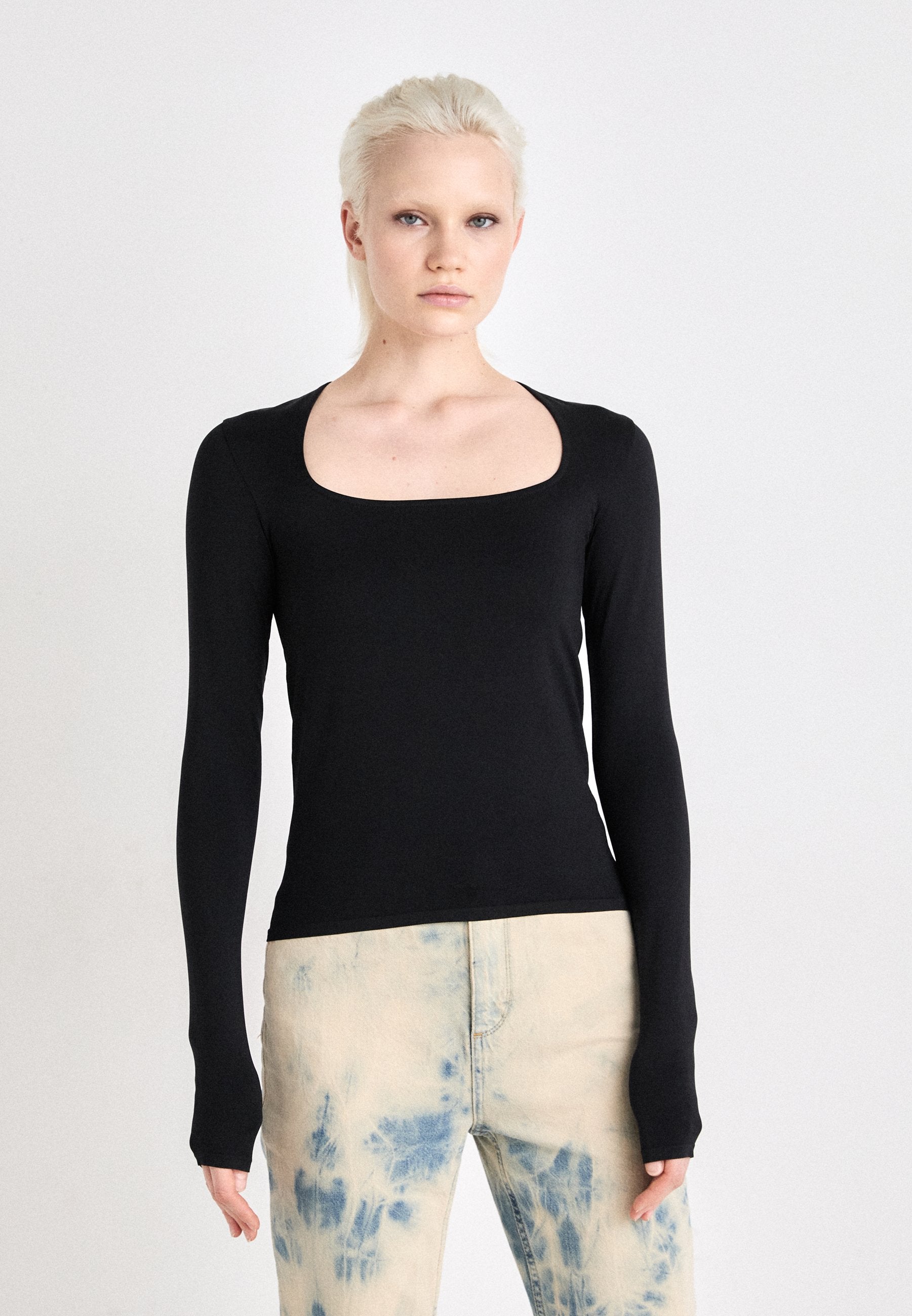 Weekday SQUARE NECK LONG SLEEVE