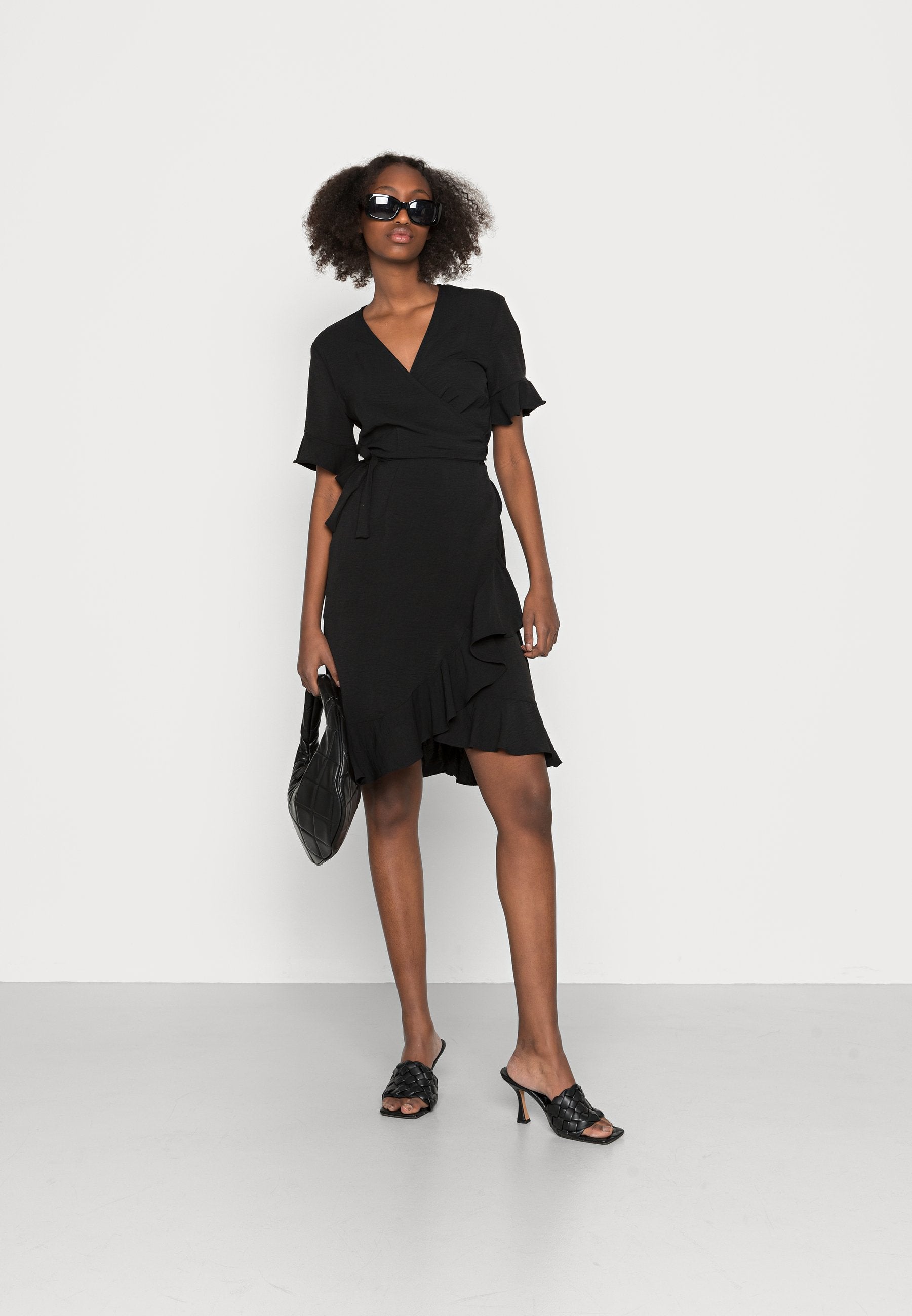 ONLMETTE WRAP FRILL DRESS Media 2