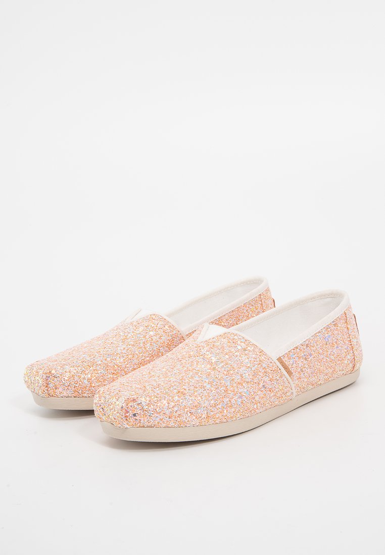 TOMS CLASSIC