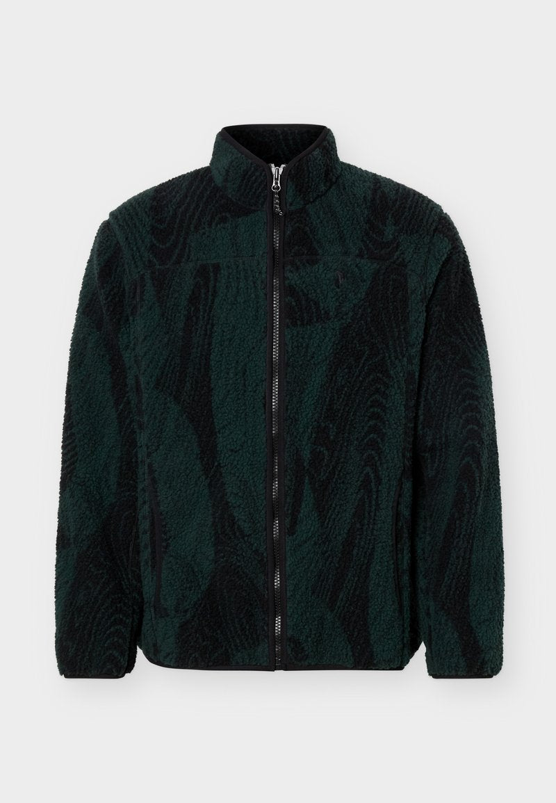 Dunkelgrüne und schwarze Fleecejacke mit durchgehendem Reißverschluss und Stehkragen, aus weichem, strukturiertem Stoff.