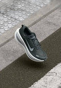 Nike Performance VOMERO PLUS - Road running shoes - anthracite/wolf grey/summit white/pure platinum-coloured