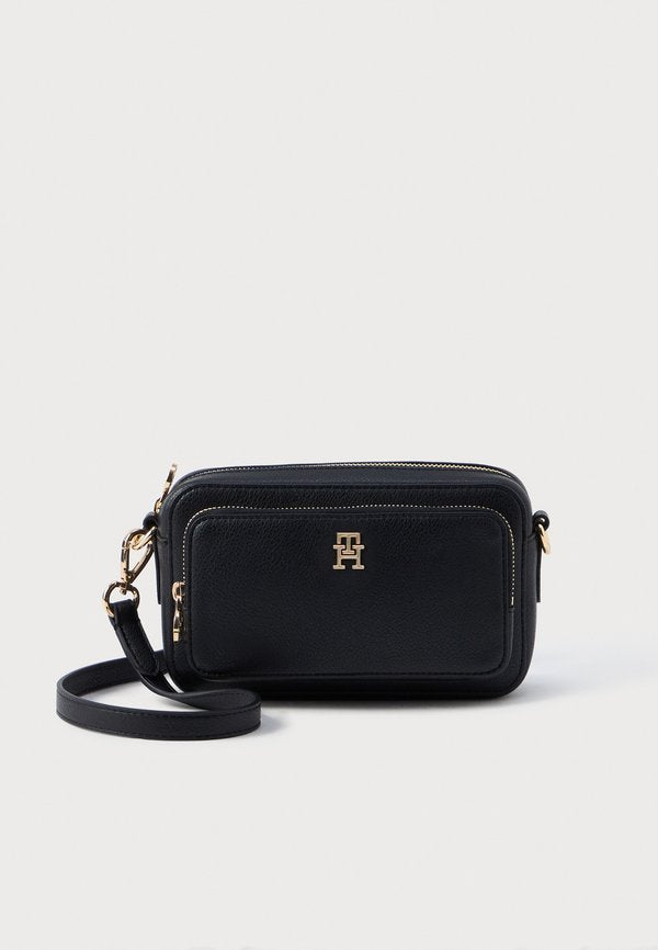 Tommy Hilfiger HILFIGER ICON CROSSBODY CAMERA BAG - Camera bag - black