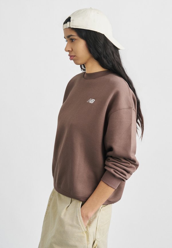 New Balance SPORT ESSENTIALS CREW - Sweatshirt - cortado