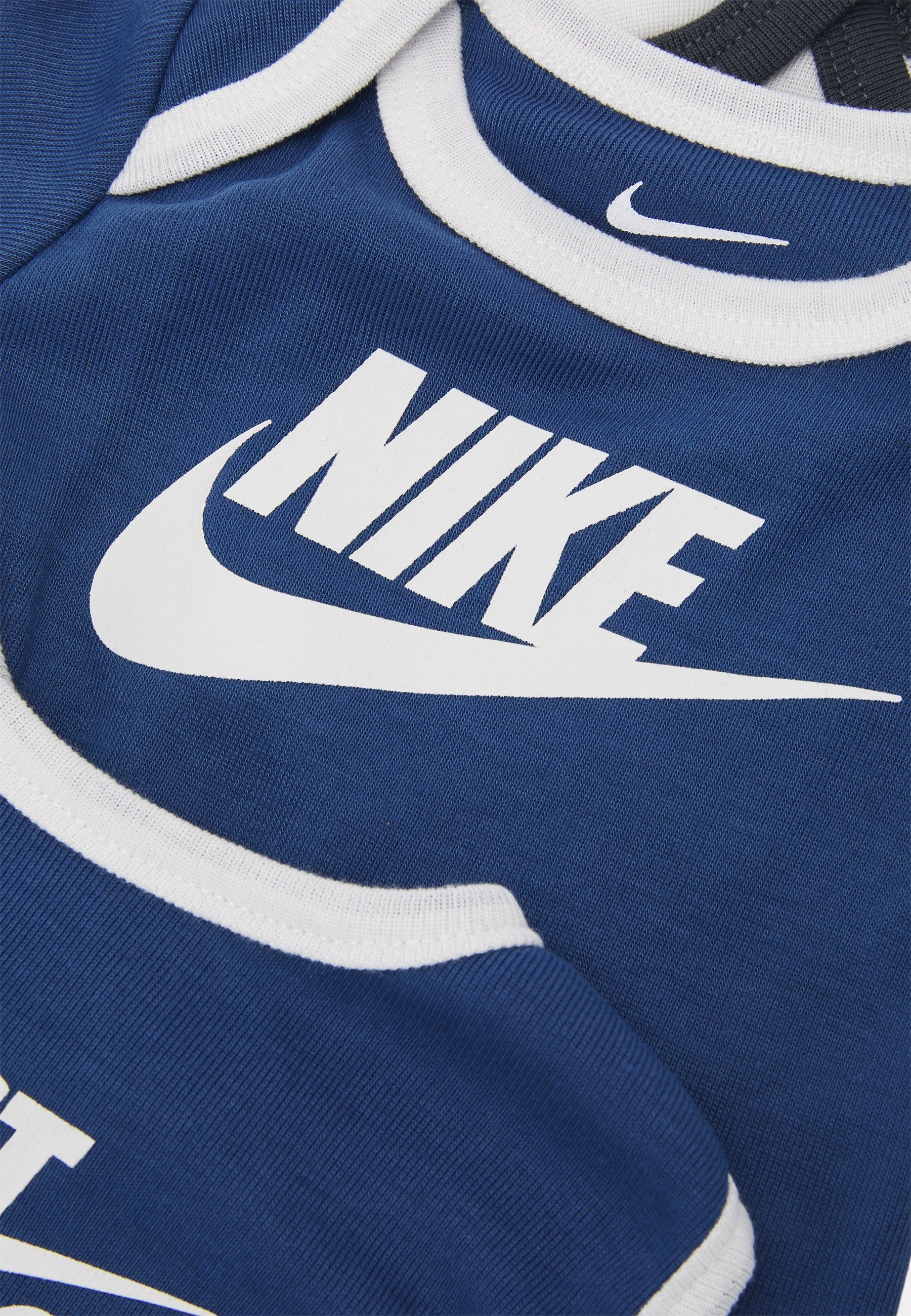 Nike Sportswear 8 PIECE GIFT SET