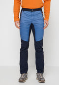Blaue isolierte Hose mit gepolstertem Vorderteil, dunkelblauen unteren Bereichen, mehreren Taschen mit orangenen Reißverschlüssen und einem taillierten Design für Outdoor-Aktivitäten.