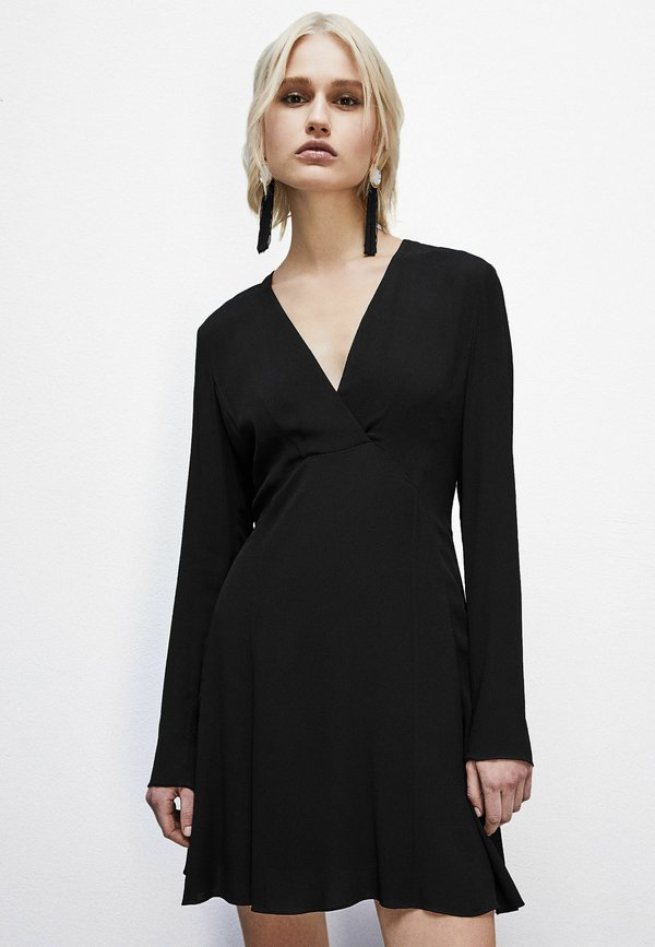 Patrizia Pepe ESSENTIAL