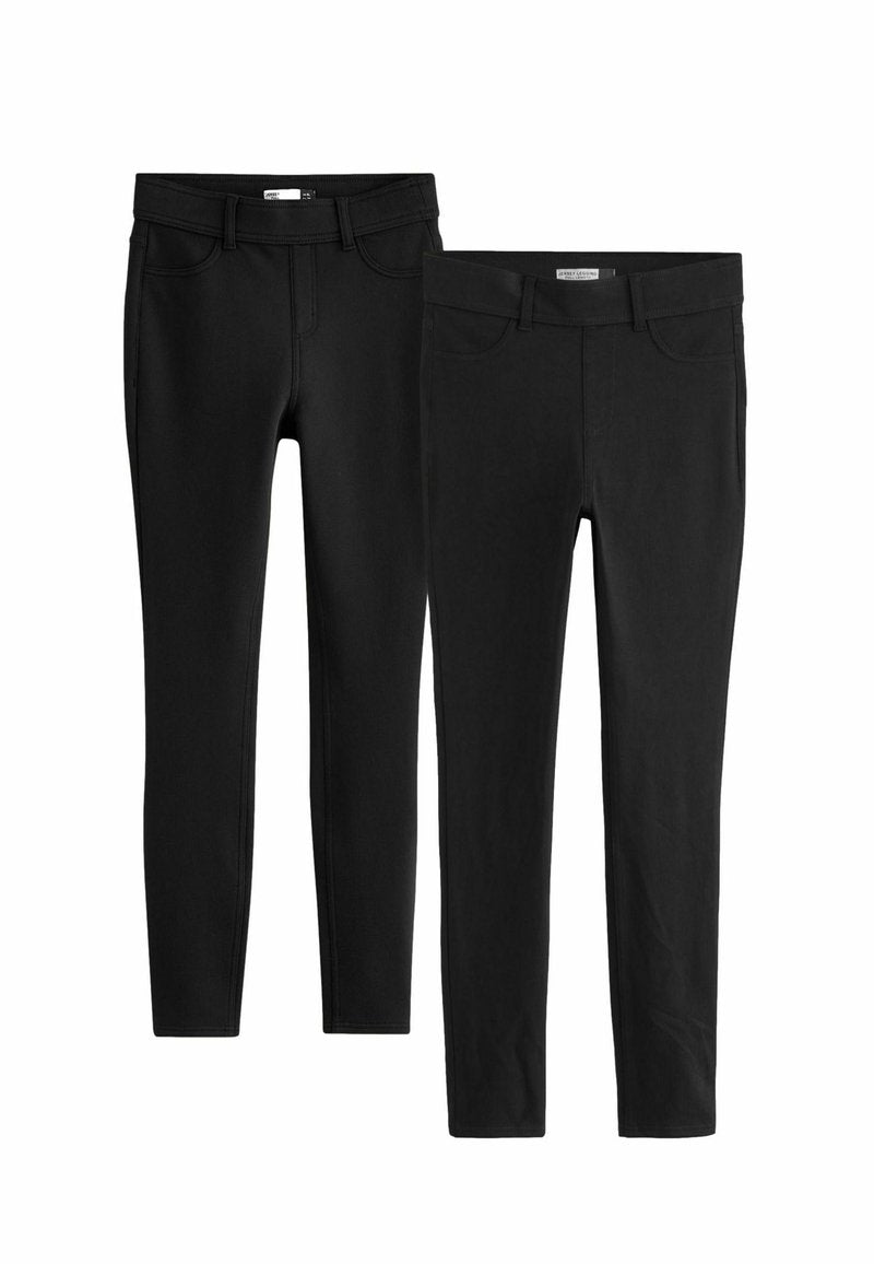 Schwarze Leggings mit taillierter Passform, die über eine glatte Textur und eine Standardtasche verfügen. Zwei Paare nebeneinander präsentiert.