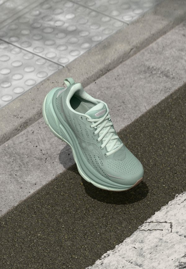 Saucony HURRICANE 25