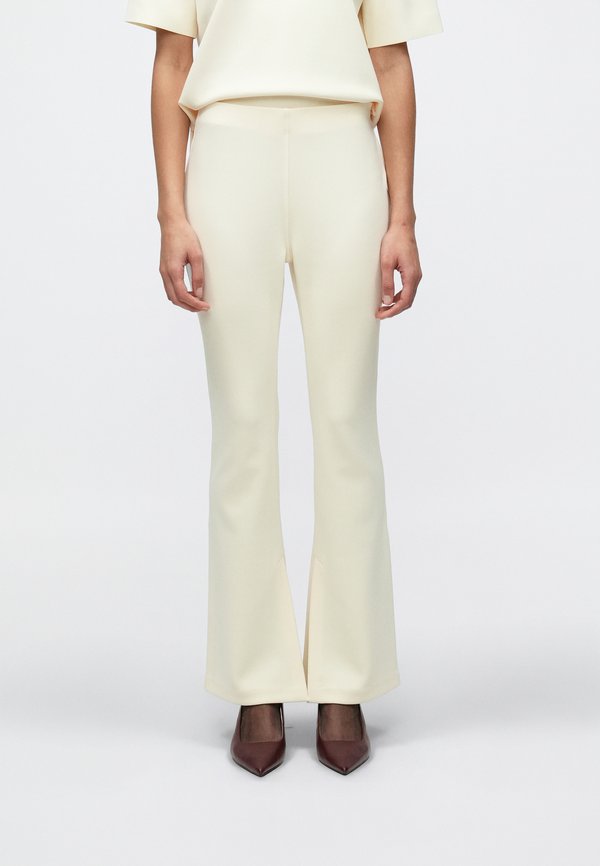 Calvin Klein TAILORED PULL ON FLARE PANT