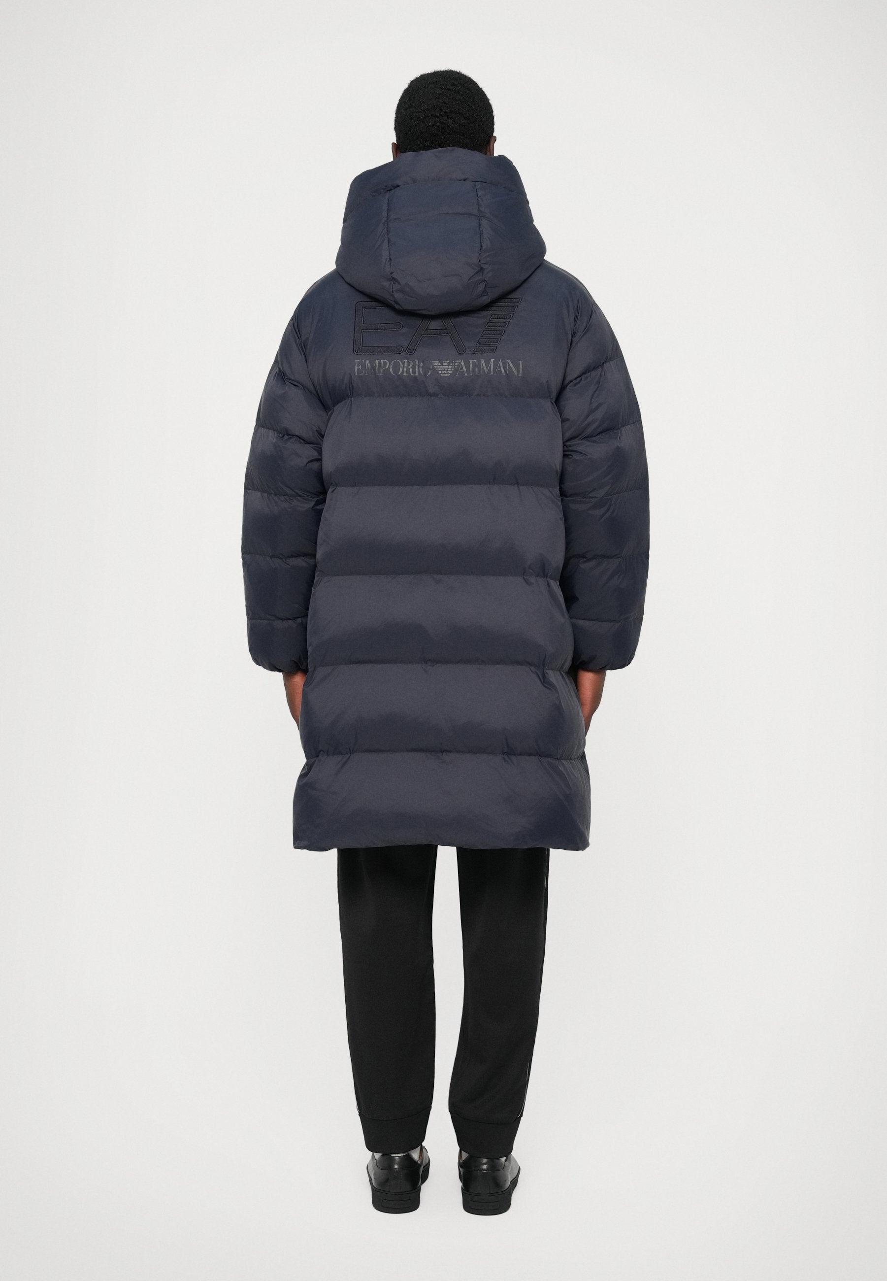 MOUNTAIN POLAR BIG LOGO Media 2