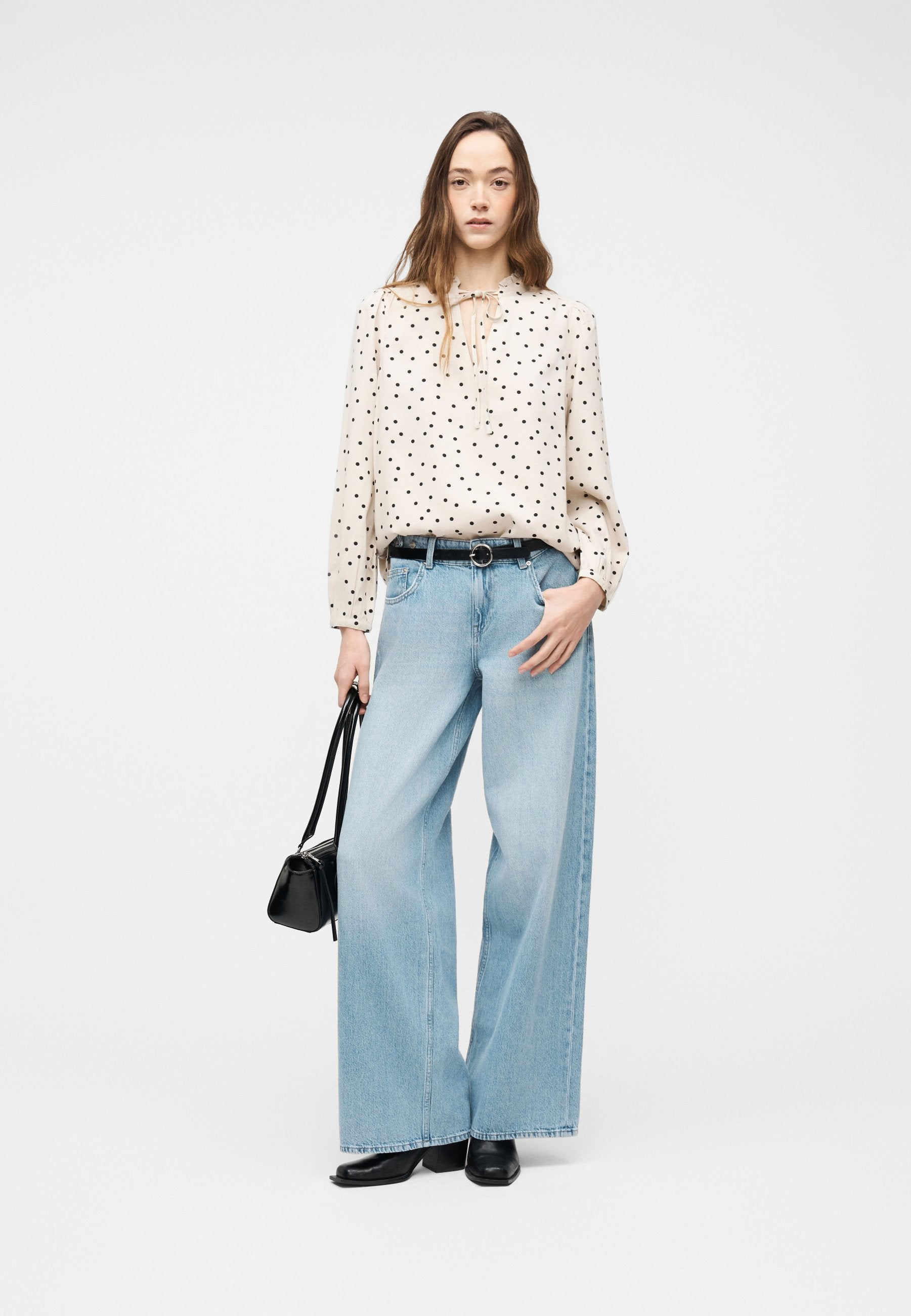 Wide-fit ONLLORAN Mid waist Wide Leg Fit Media 2