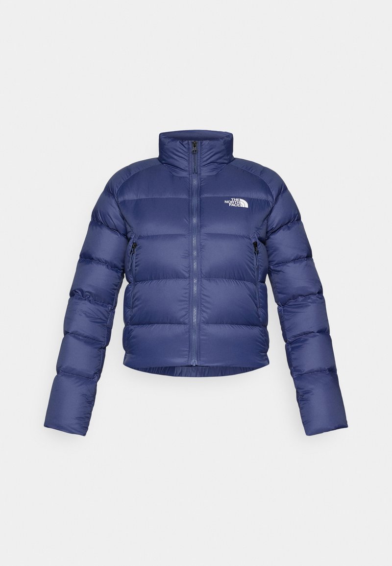 Dunkelblauer Pufferjacke mit Stehkragen, durchgehendem Reißverschluss und gerippten Bündchen. Verfügt über ein horizontales Steppmuster und zwei seitliche Taschen.