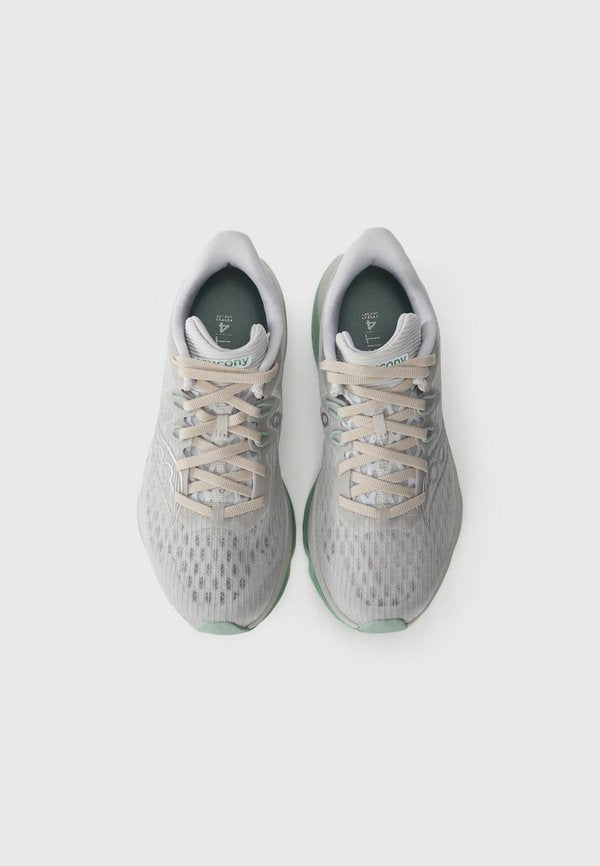 Saucony KINVARA 16