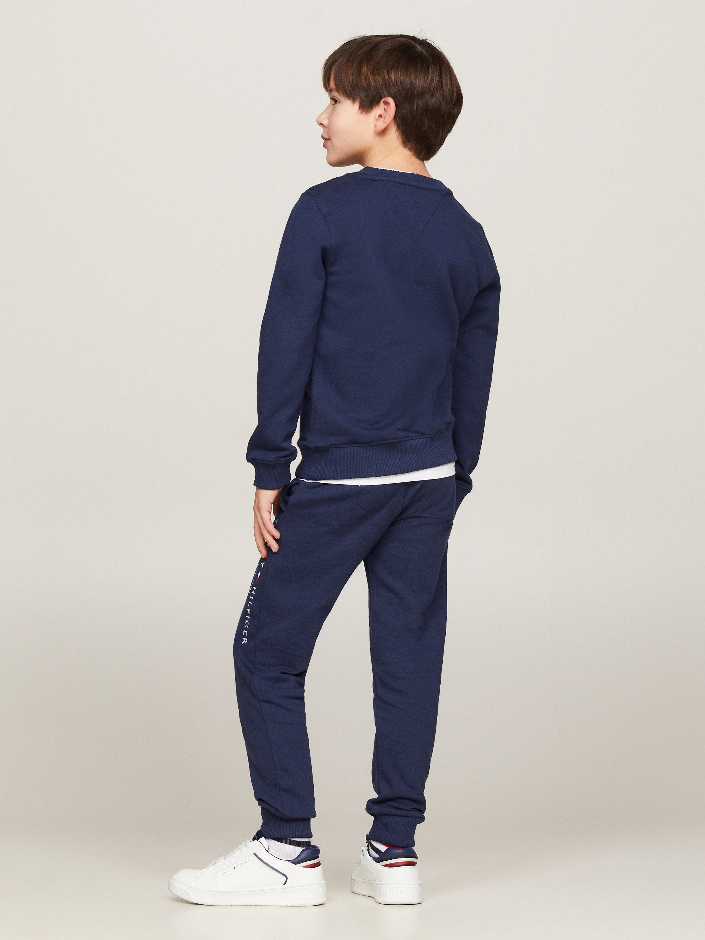 ESSENTIAL UNISEX Media 4