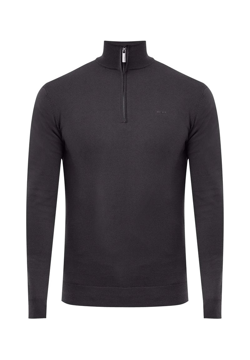 Dunkelgrauer Pullover mit hohem Kragen und halbem Reißverschluss. Hergestellt aus glattem, leichtem Stoff. Verfügt über lange Ärmel und gerippte Bündchen.