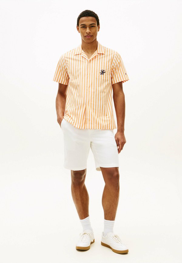 Tommy Hilfiger REGULAR FIT PAPER TOUCH SHORT SLEEVE SHIRT