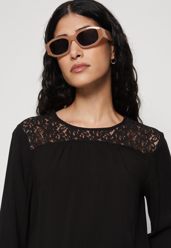 Vero Moda Petite VMLILOU O NECK DETAIL