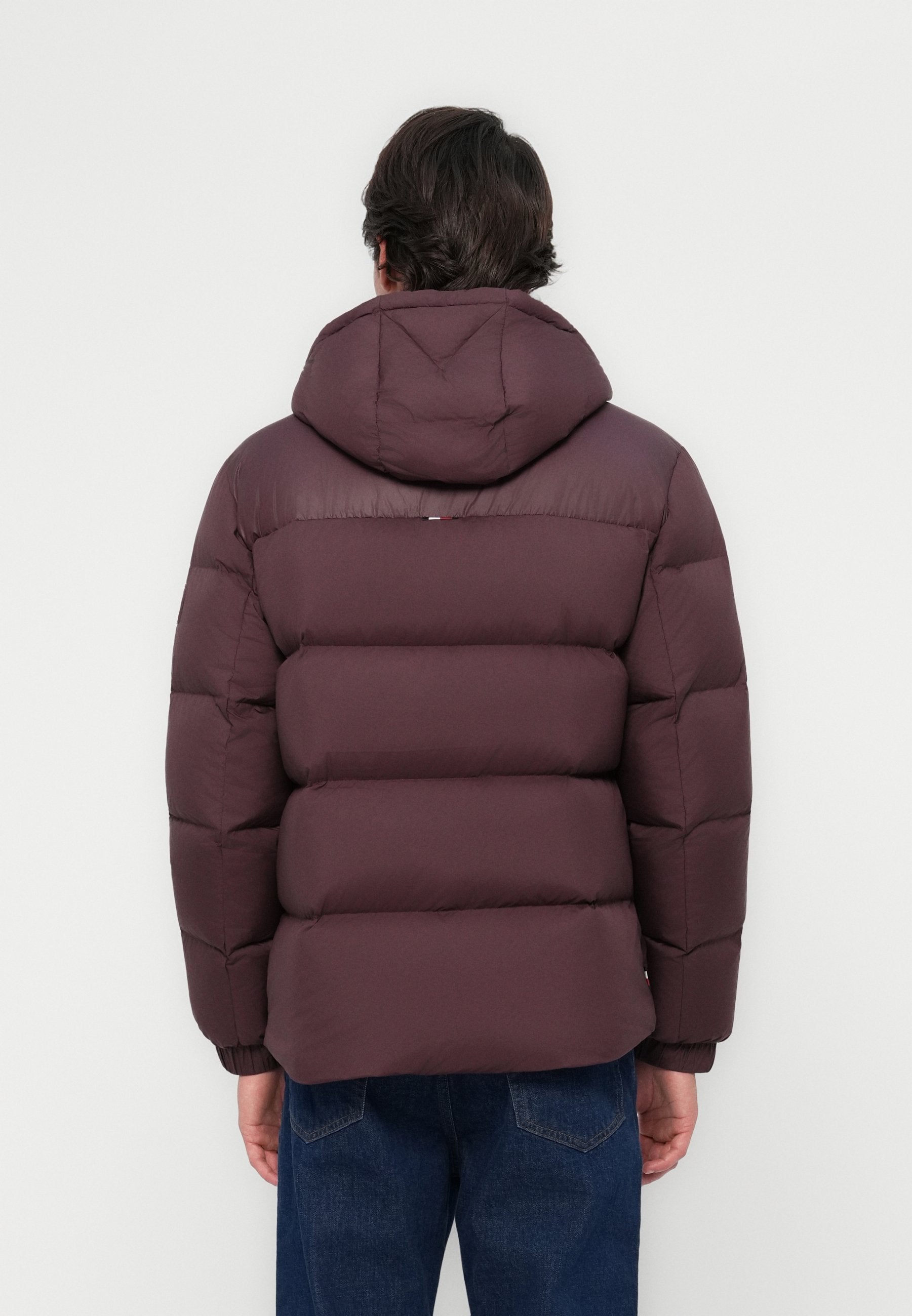 HOODED PUFFER Media 4