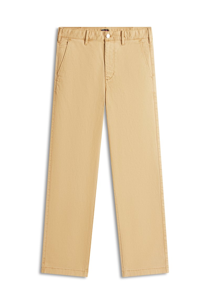 Beige gerade Hose mit Gürtelschlaufen, vorderem Knopf und schrägen Seitentaschen, flach auf weißem Hintergrund liegend.