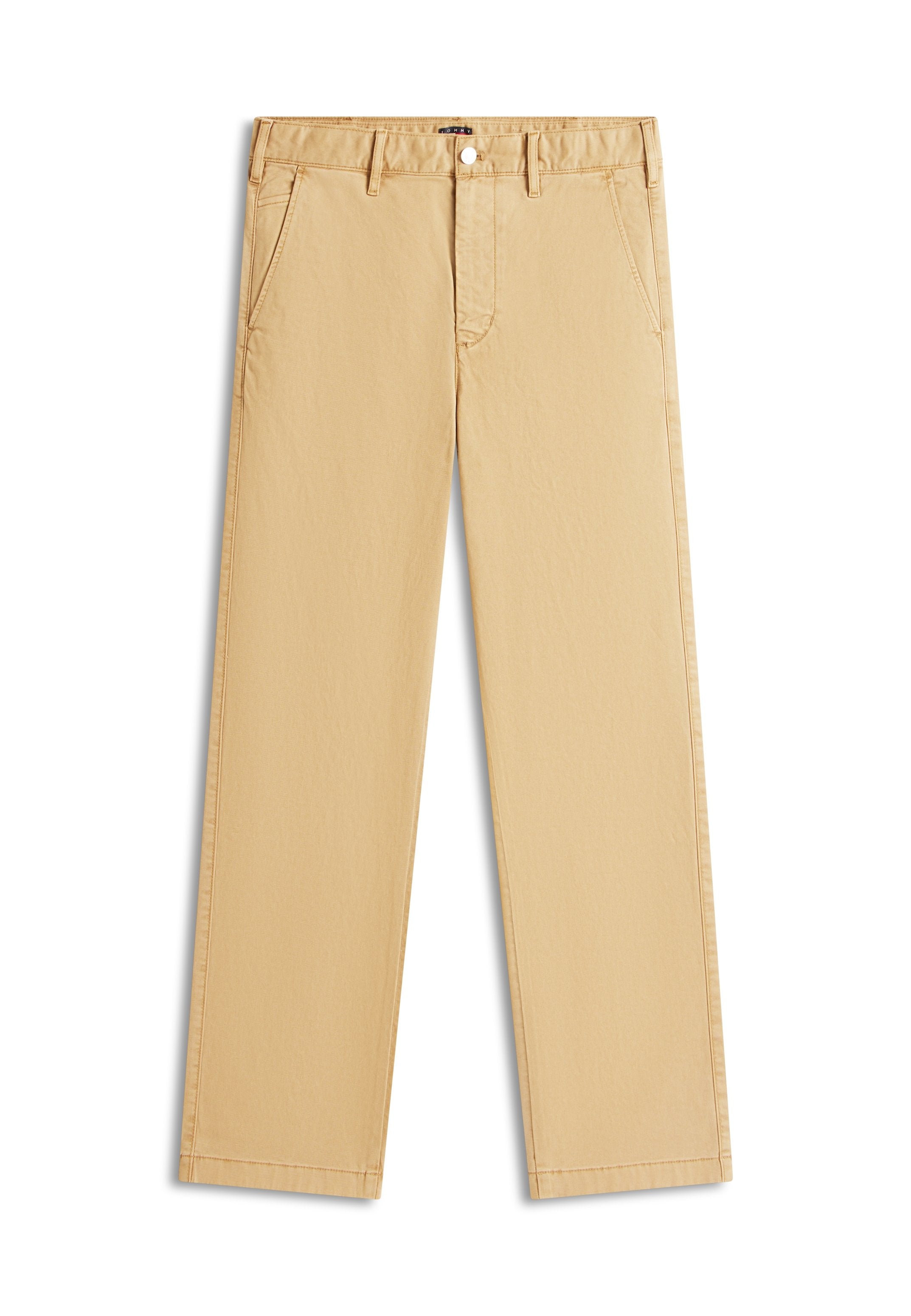 Beige gerade Hose mit Gürtelschlaufen, vorderem Knopf und schrägen Seitentaschen, flach auf weißem Hintergrund liegend.