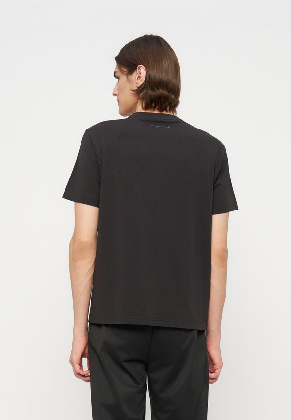 EA7 Emporio Armani