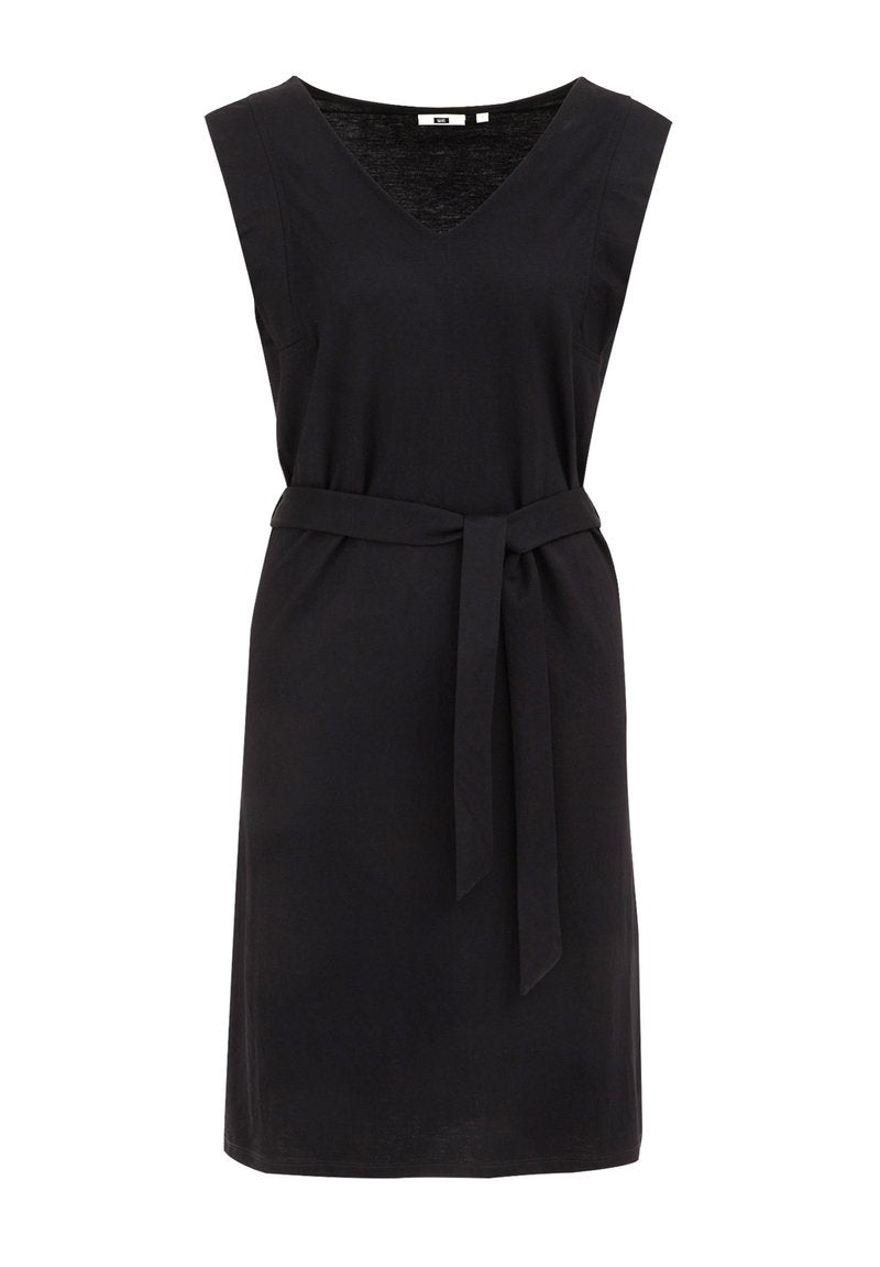 Schwarzes ärmelloses Kleid mit V-Ausschnitt, Stoffgürtel in der Taille und lässiger Passform, aus einem glatten, leichten Material gefertigt.