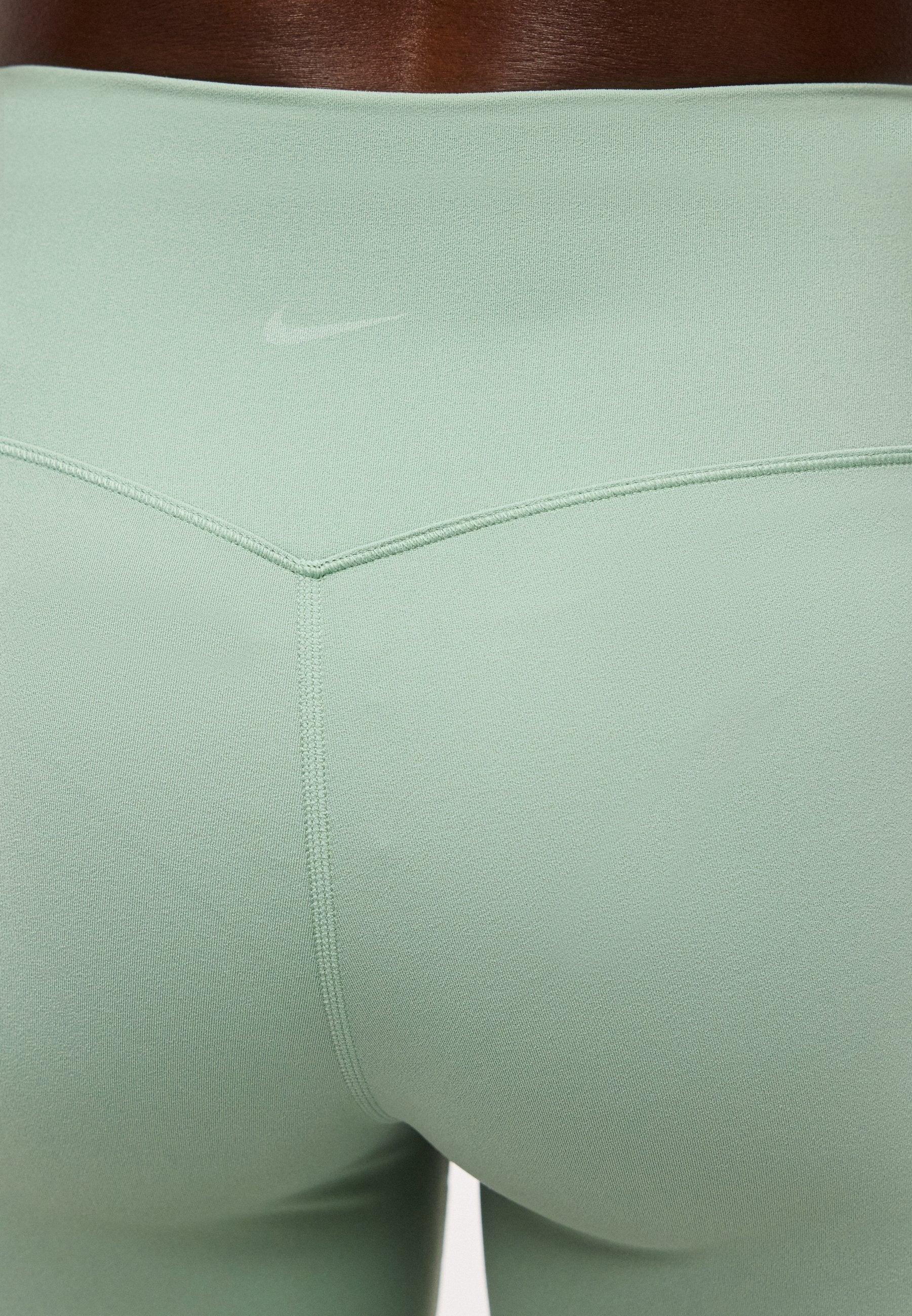 Nike Performance ZENVY FLARE